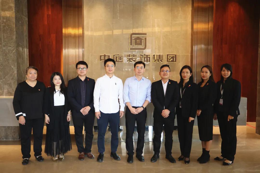 兩新黨建丨青秀區(qū)組織部、兩新組織黨工委領(lǐng)導(dǎo)到集團(tuán)調(diào)研并指導(dǎo)黨建工作
